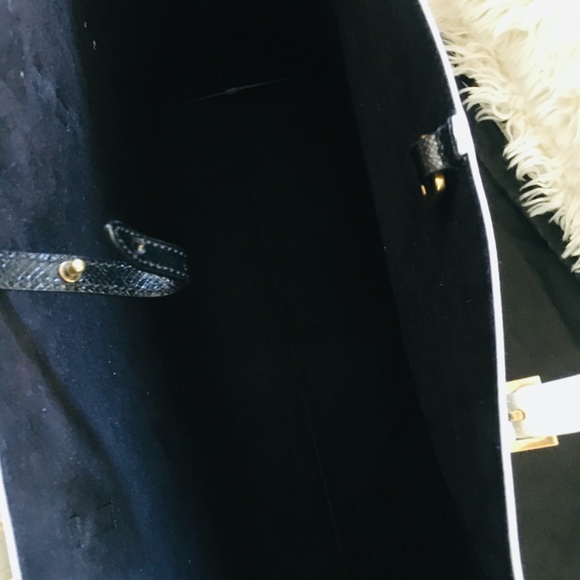 Saint Laurent Medium East/West Leather Tote - Picture 11 of 14